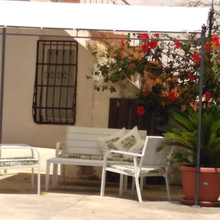 فيلا Casale Hibiscus سانتا ماريا ديل فوكالو المظهر الخارجي الصورة