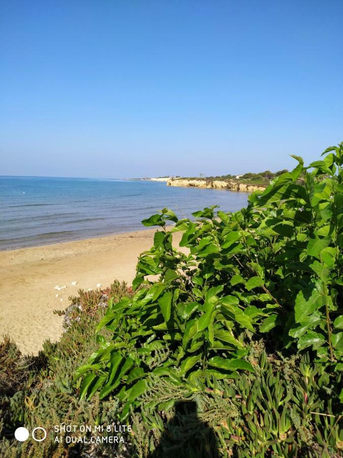 فيلا Casale Hibiscus سانتا ماريا ديل فوكالو المظهر الخارجي الصورة